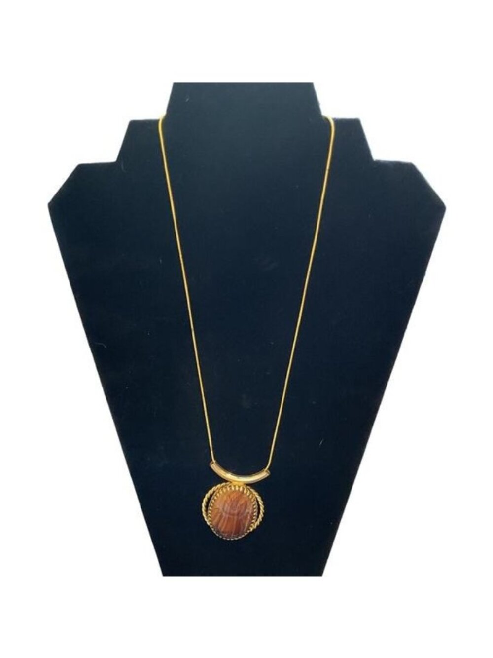 18 KGP Vintage Gold-Tone Egyptian Revival carved scarab beetle Pendant Necklace